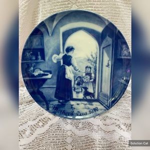 VTG 1972 Kaiser Mothers Day Plate. Children with flowers
